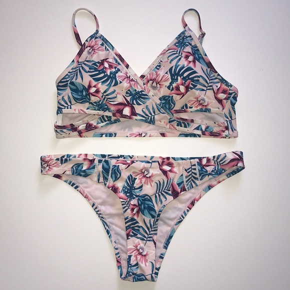 New Cabana seldom woman’s 2 piece swim wear sizeXL - Picture 1 of 4